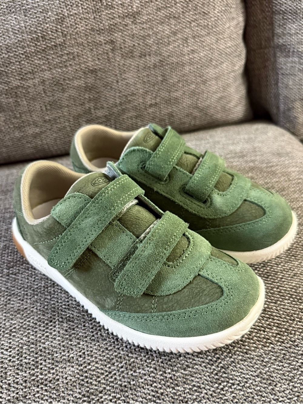 KNX T-Toe Lightweight Double Strap Barefoot Feel Sneakers Green 13C